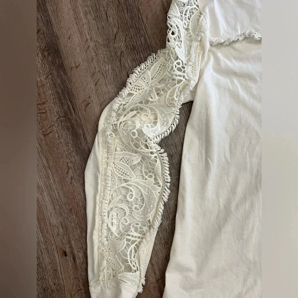 Banana Republic • Lace Accent Long Sleeve Blouse